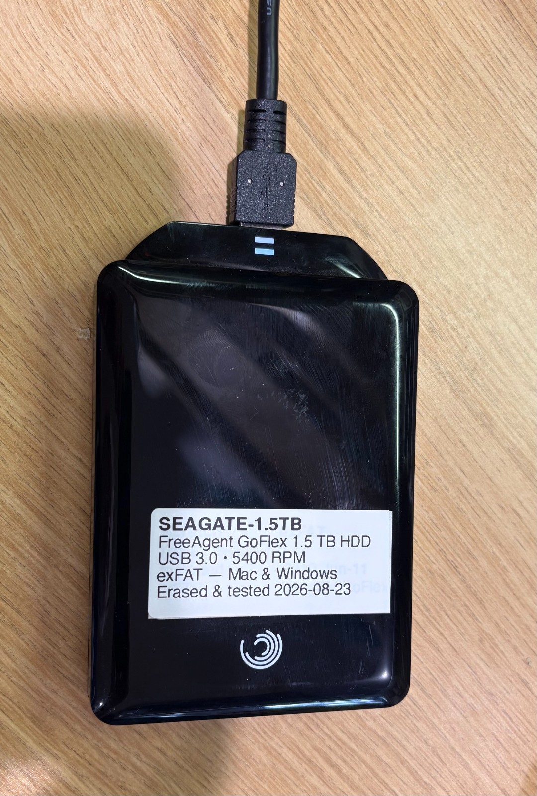 Seagate FreeAgent GoFlex 1.5 TB Portable USB External Hard Drive , Cable & Case