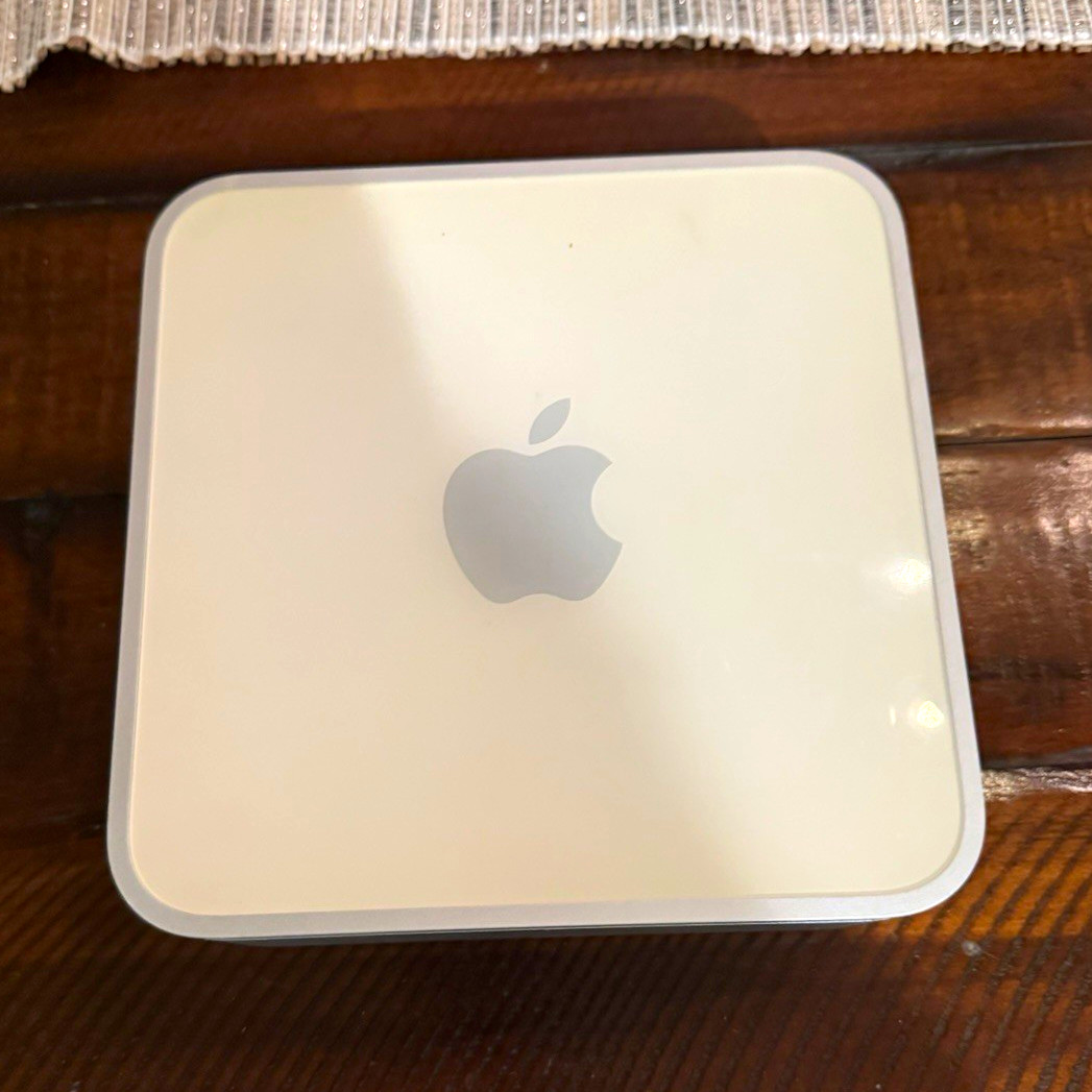 Apple Mac mini A1176 2006 White Core Duo 1.83GHz 1GB 80GB HDD OS X 10.4