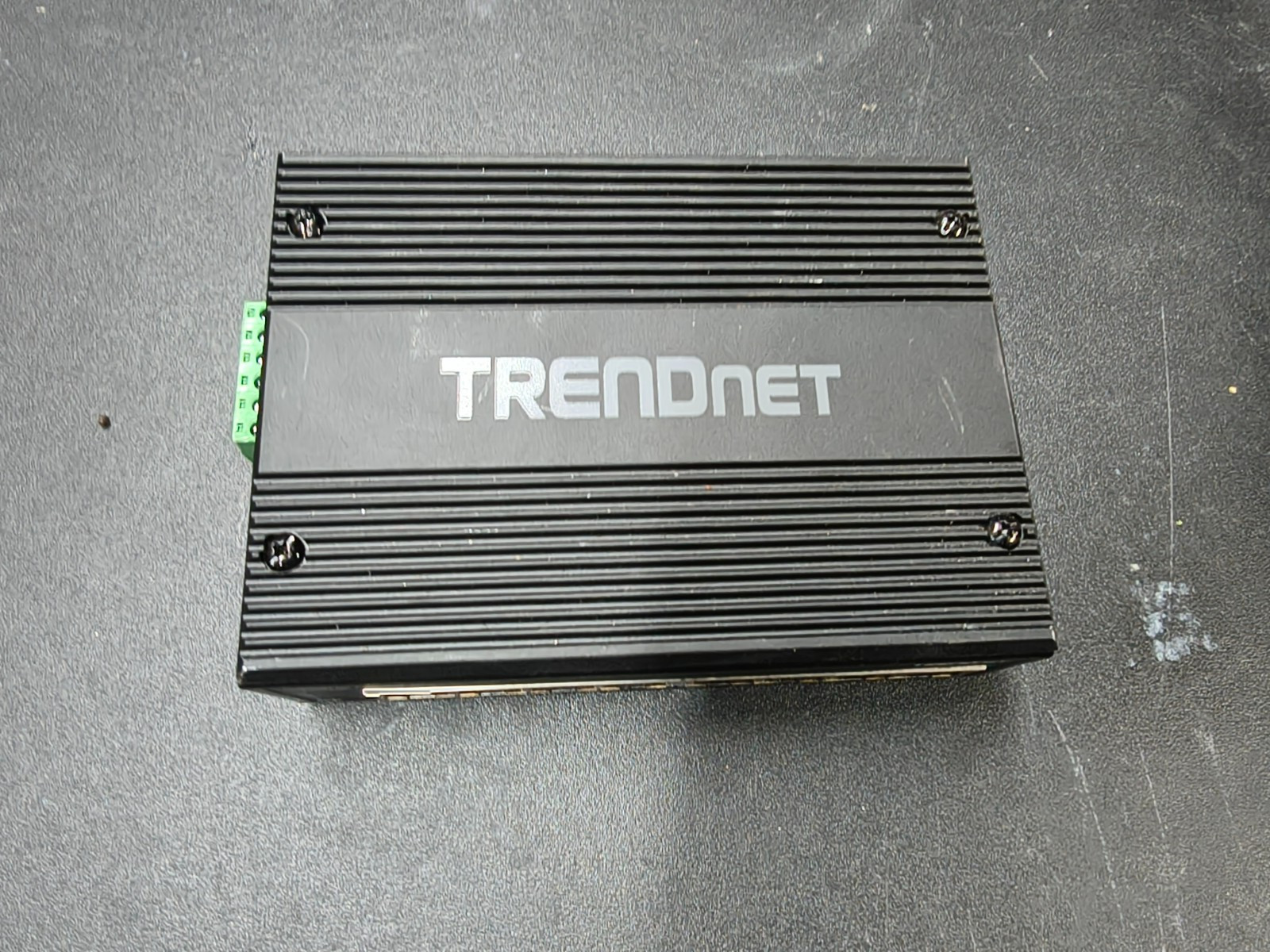 TRENDnet TI-PG80B 8-Port Industrial Gigabit PoE+ DIN-Rail Switch (24 – 56V)