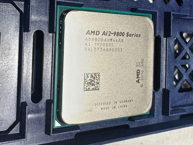 NEW AMD A12-9800 AD980BAUM44AB 3.8GHz Quad-Core Socket AM4 CPU Processor