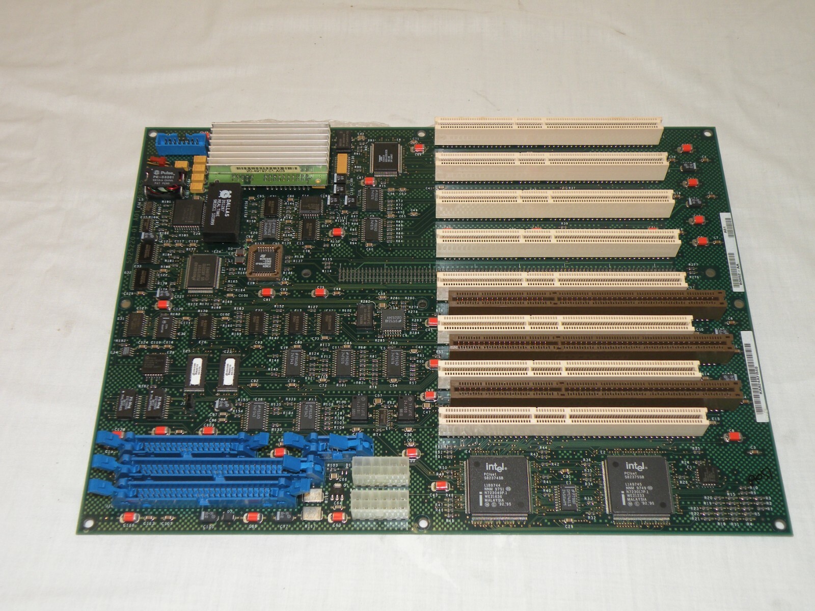 DEC B3052-AA 3.3V EISA/PCI I/O BACKPLANE MODULE FOR DIGITAL  ALPHASERVER 4100