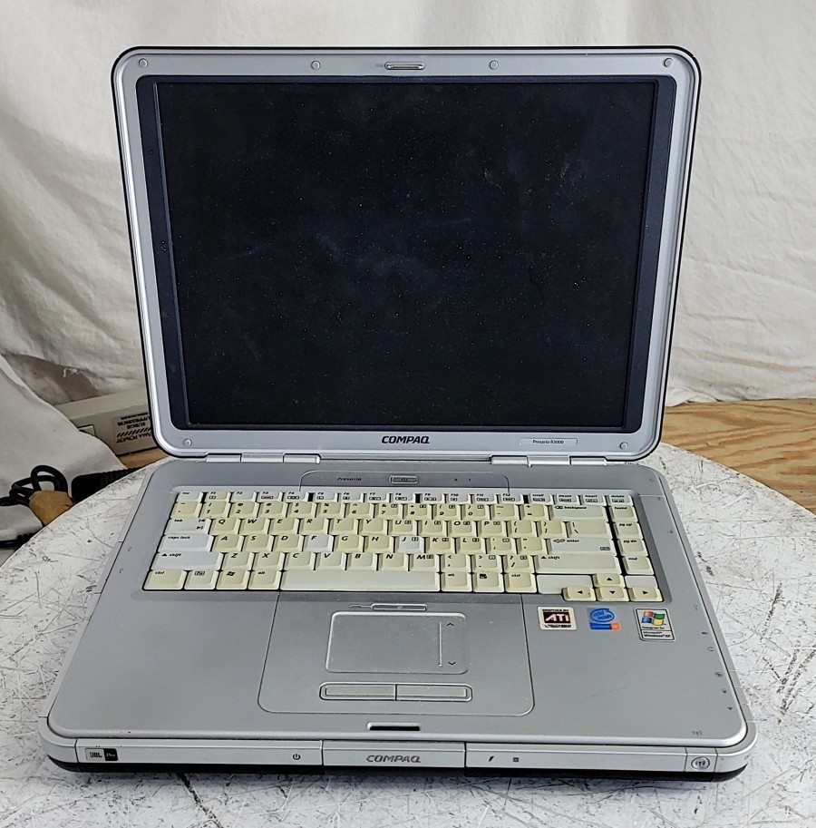 HP Compaq Presario R3000 PF135UA-ABA Laptop Pentium(R) 4 1GB SEE NOTES