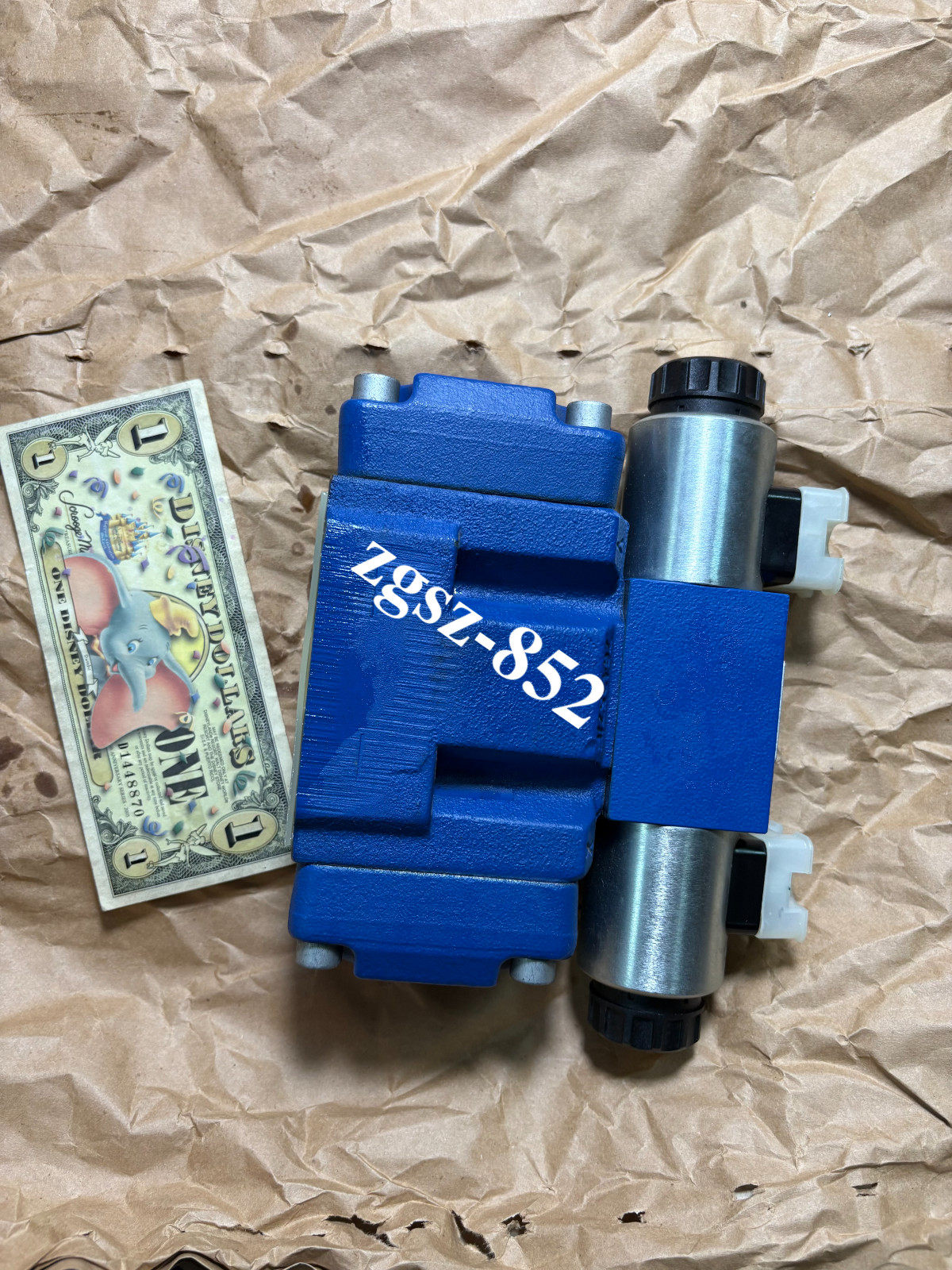 4WEH10G4X/6EG24N9EK4/B10 NEW REXR0TH VALVE R901030931 Fast Shipping FedEx or DHL