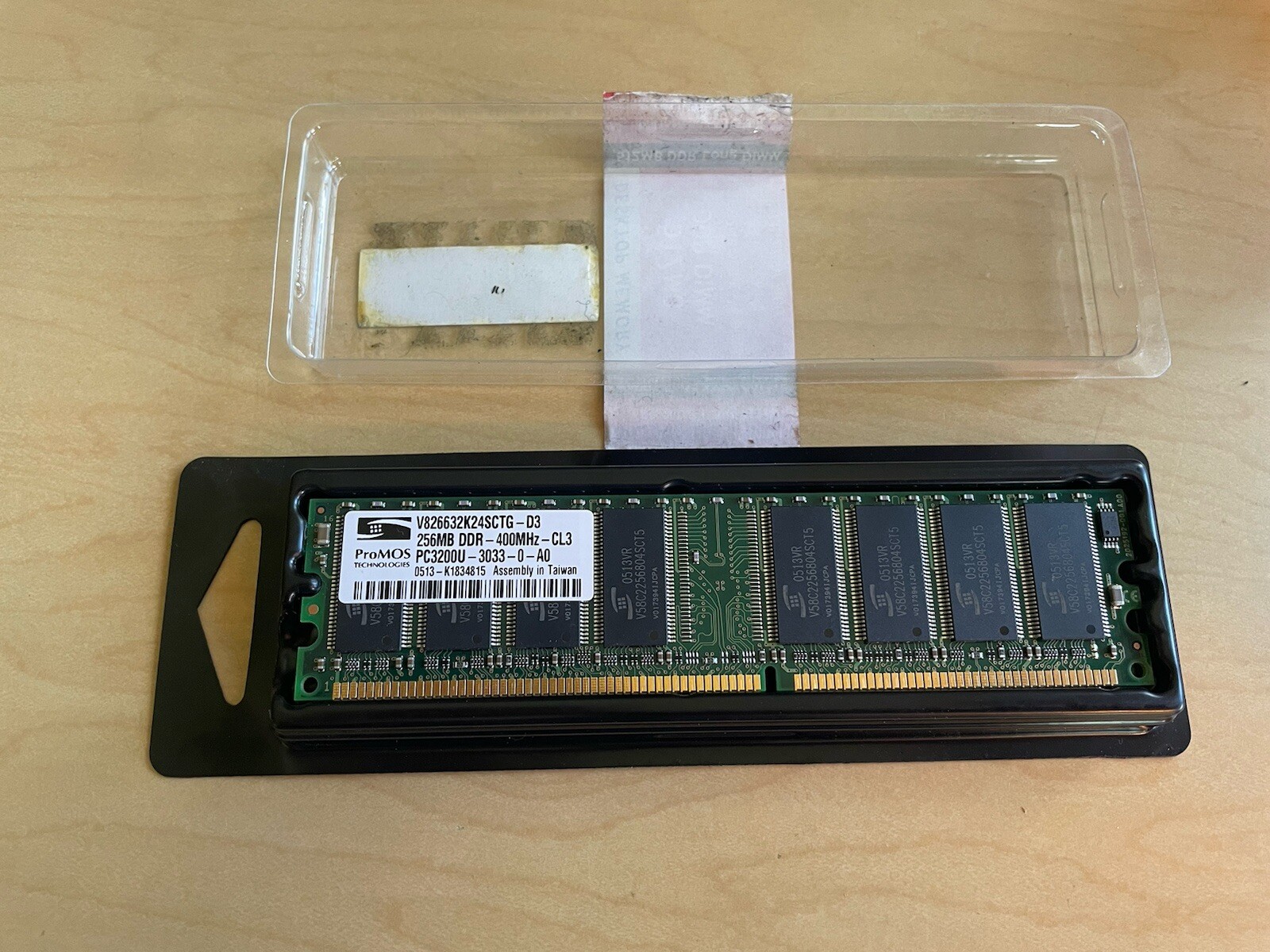 NOS - ProMOS 256MB DDR-400MHz-CL3 PC3200U-3033-0-B0 Ram V8826664K24SCIW-D3
