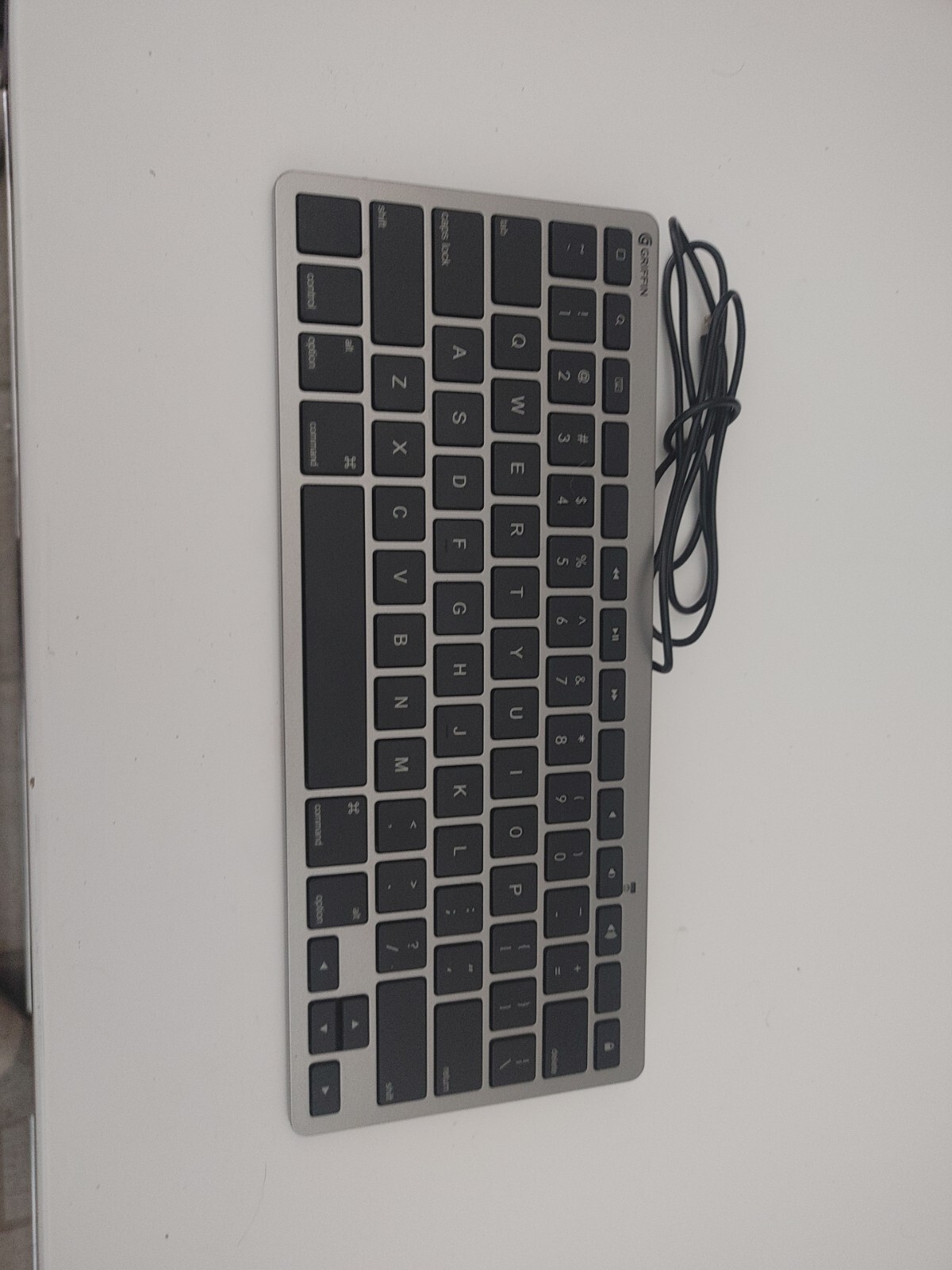 Griffin Wired Keyboard for iOS with Lightning Connector MOD-38326 iPhone iPad