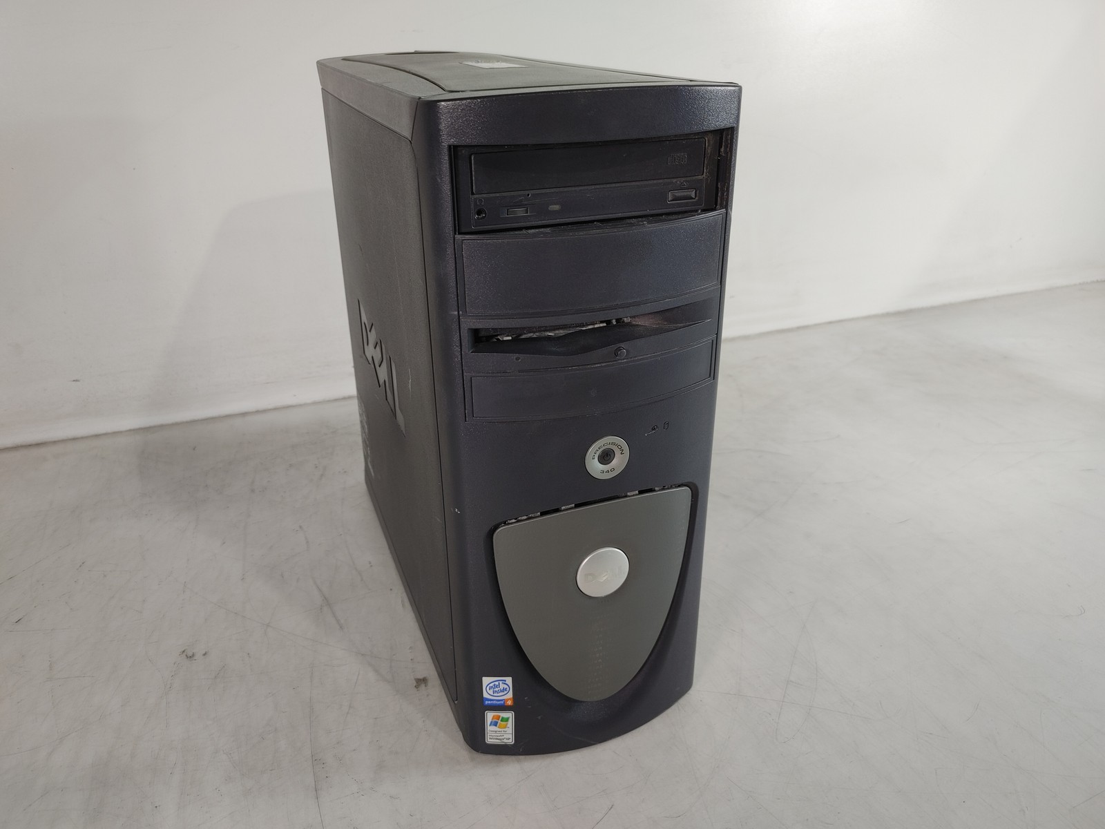 Vintage Dell Precision Workstation 340 Intel Pentium 4 24 GHz 1 GB RDRAM G2U