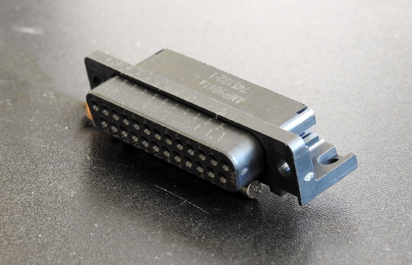 5 pieces of TE Connectivity-Amp 745132-1 D-Sub DB25 PCB mounted connectors