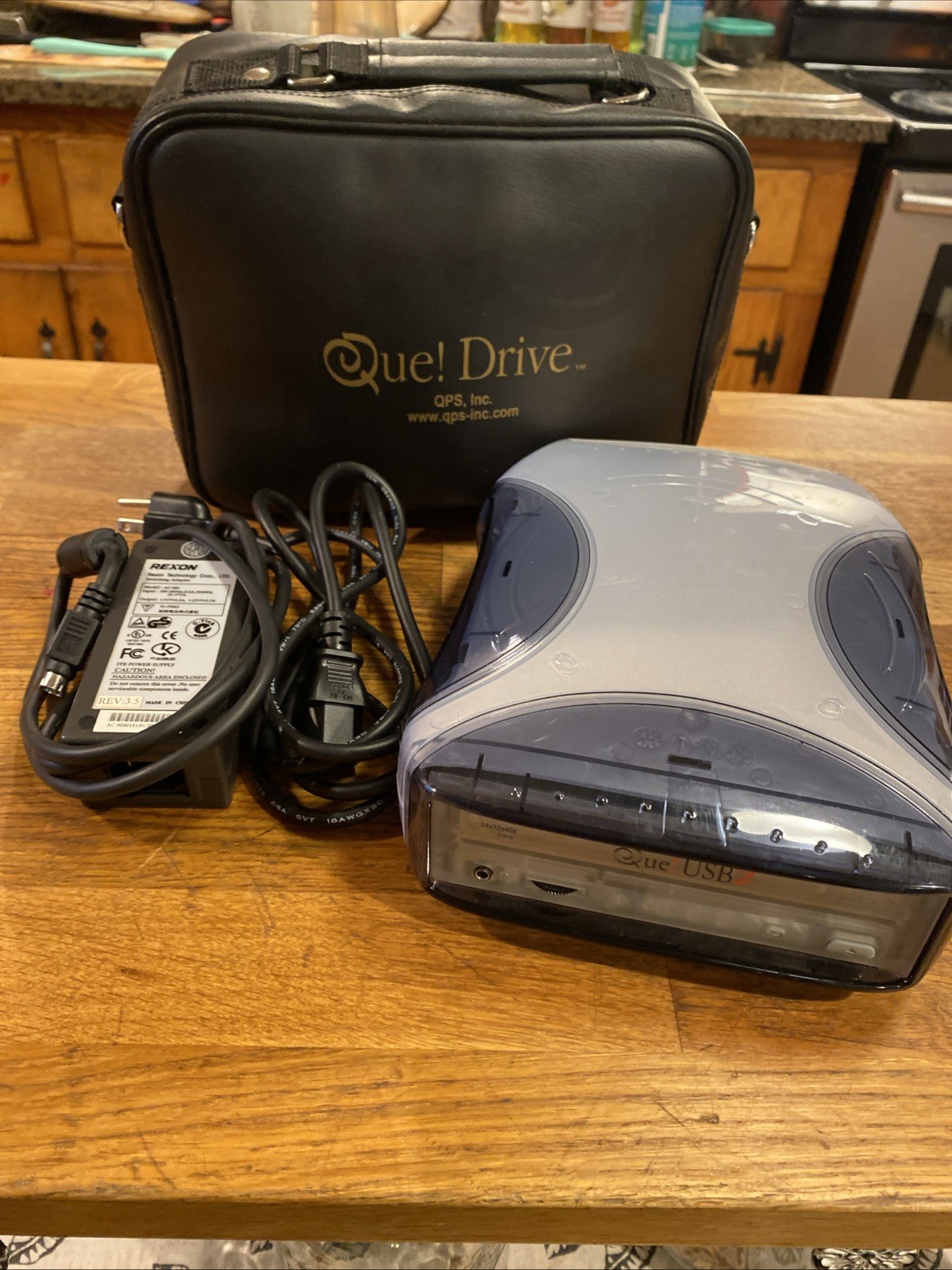Que Que Drive QPS-525 External CD CDRW Power Supply, Case and Software Clean