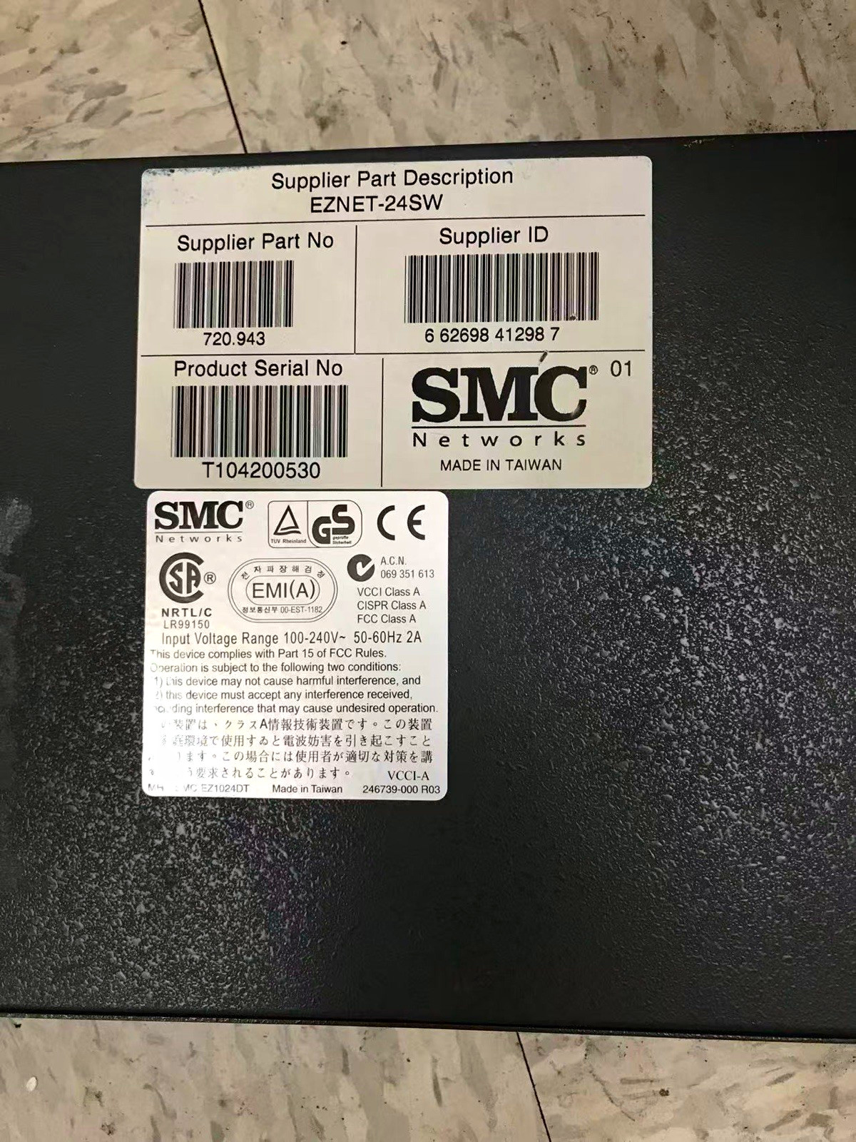 SMC Networks EZNET-24SW EZ1024DT 24-Port 10/100 Unmanaged Rack Switch