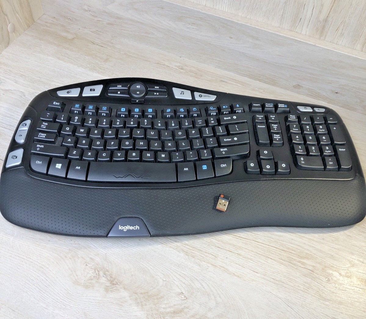 Logitech K350 Wireless Comfort Wave Ergonomic Keyboard W/Unifying USB-TESTED