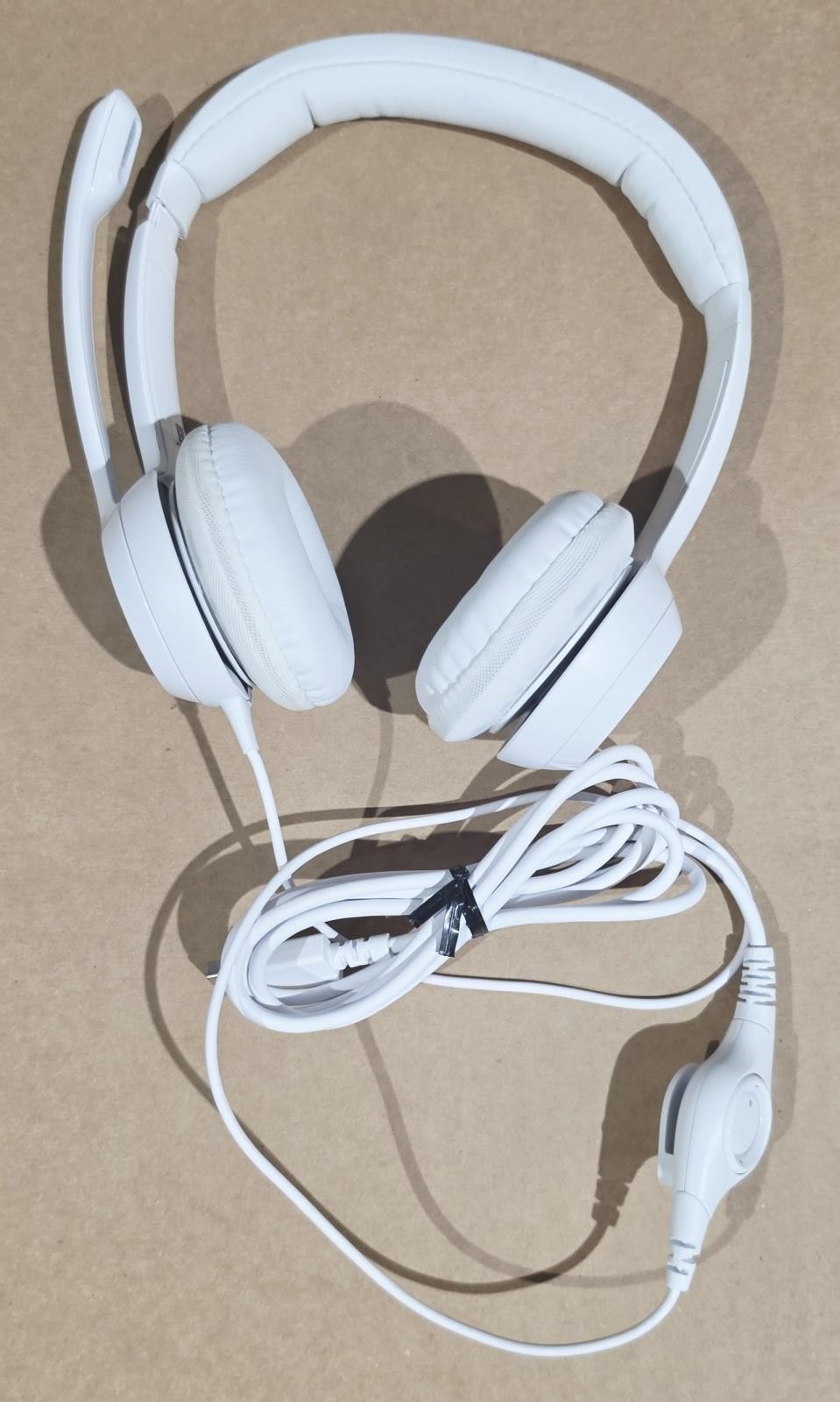 Logitech H390 USB-A Wired Stereo Headset Noise-Canceling Mic Off-White