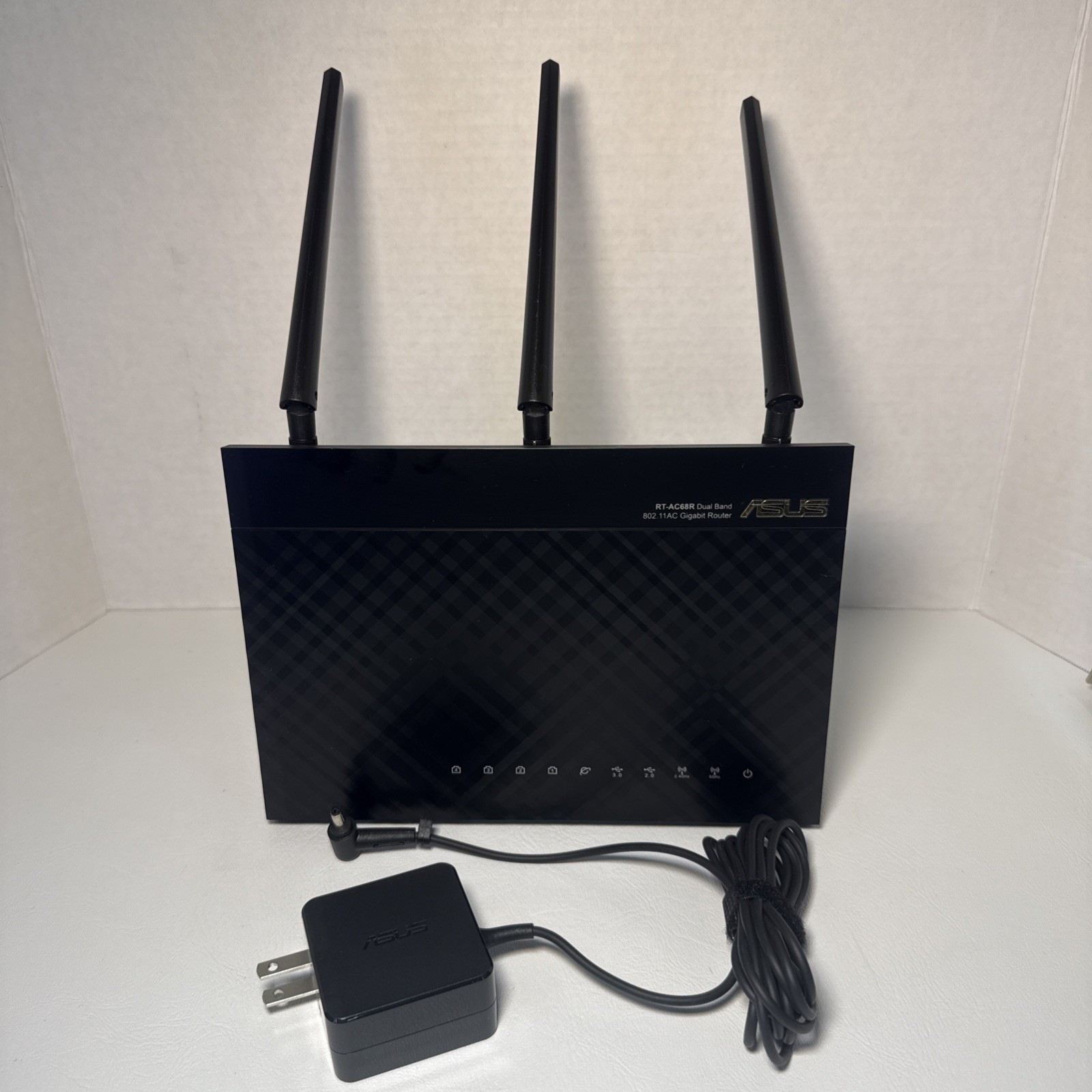 ASUS RT-AC68R AC1900 Mbps 4 Port Gigabit Wireless AC Router