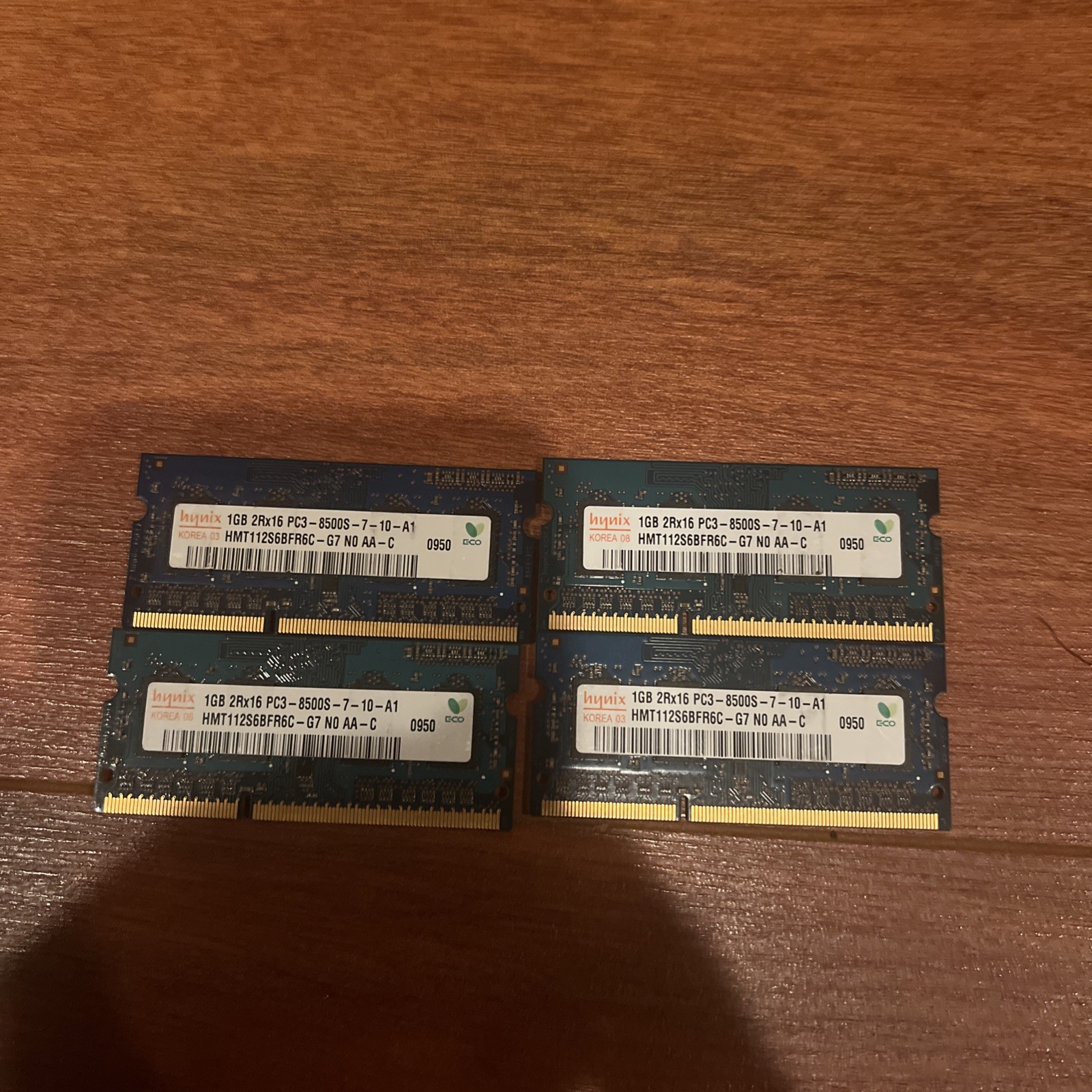 Hynix Laptop Memory DDR3 PC3-8500S 1066MHz SODIMM 4GB RAM (4x1 GB)