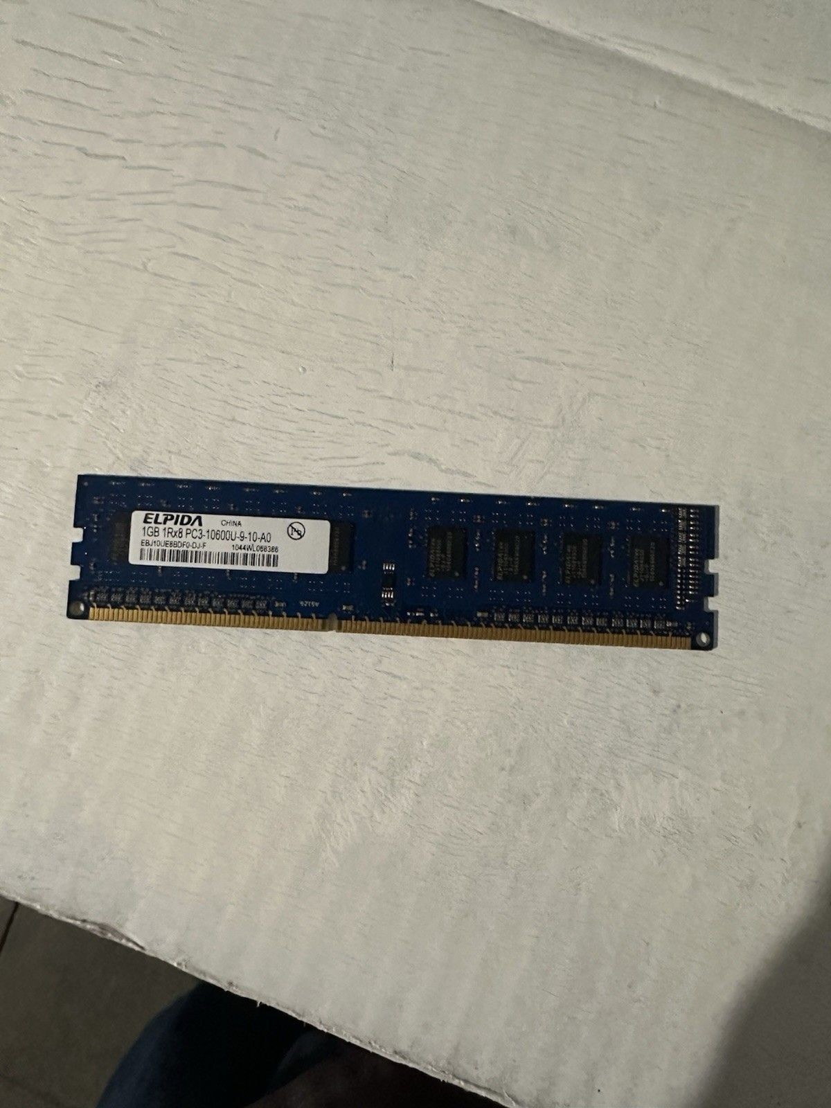 1 GB Elpida DDR3 DIMM 2x1GB SDRAM EBJ10UE8BDF0-DJ-F  PC3-10600U-9-10-A0