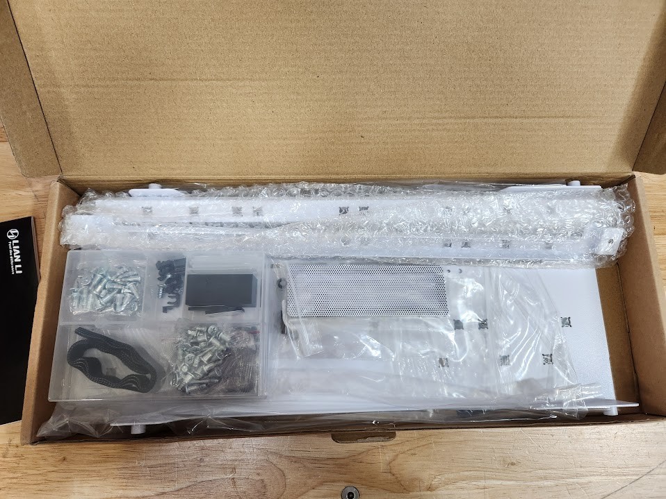 LIAN-LI 011DE-4X EVO White Accessory Kit