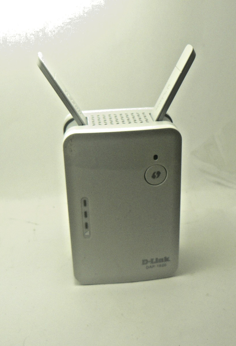 D Link DAP 1620 AC1200 Dual Band Wi Fi Range Extender Wall Plug