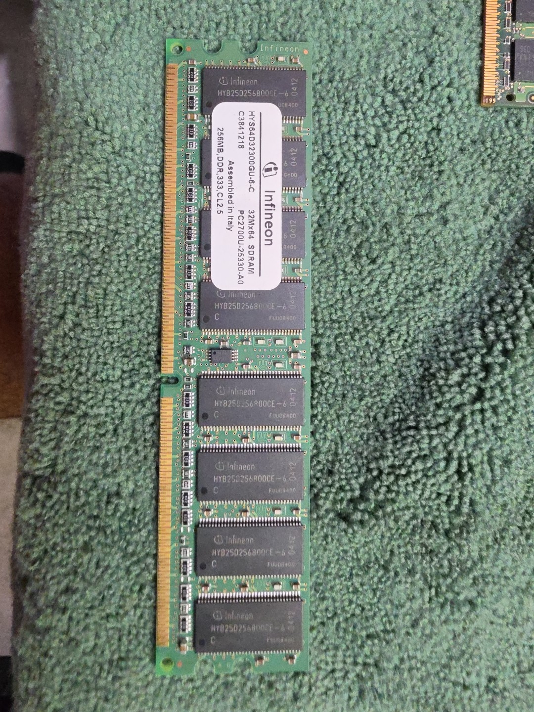 Infineon HYS64D32300GU-6-B 256MB PC-2700U DDR-333 N-ECC RAM Memory - Tested