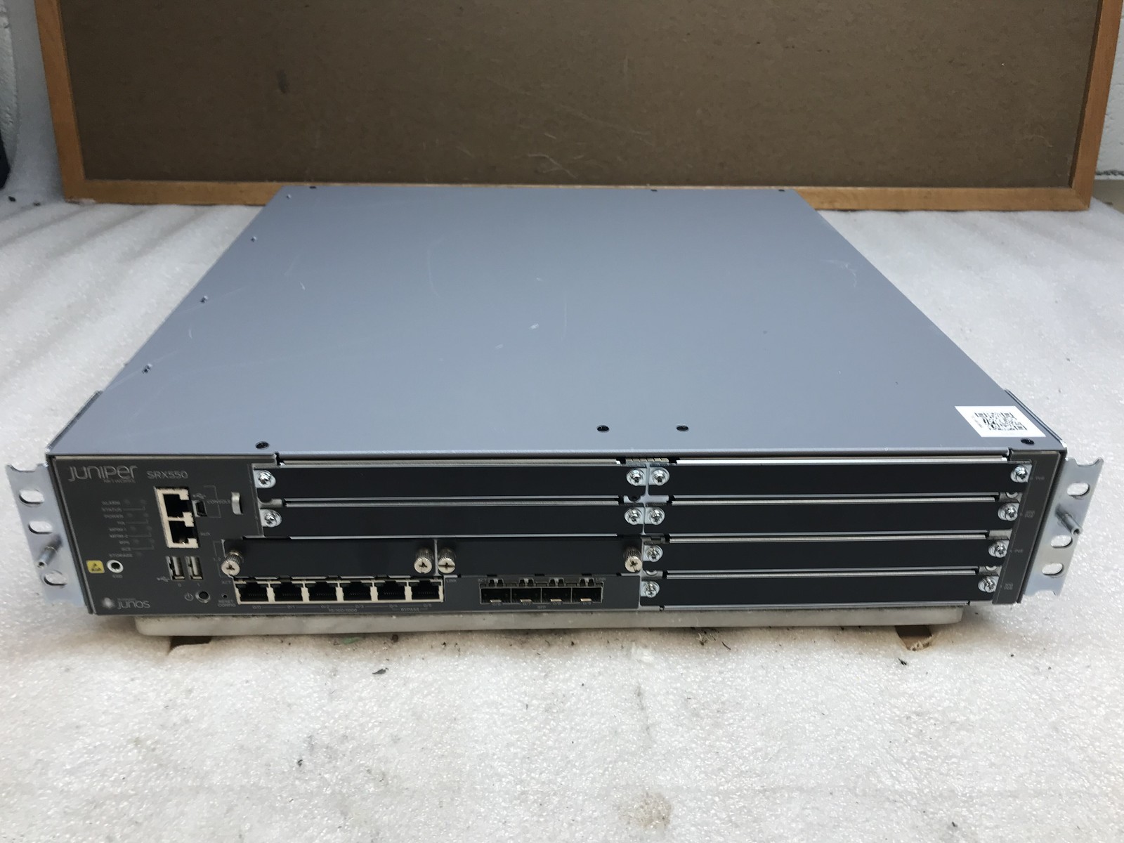 Juniper SRX550 Services Firewall Security Appliance SRX550-645AP 1xPower Supply