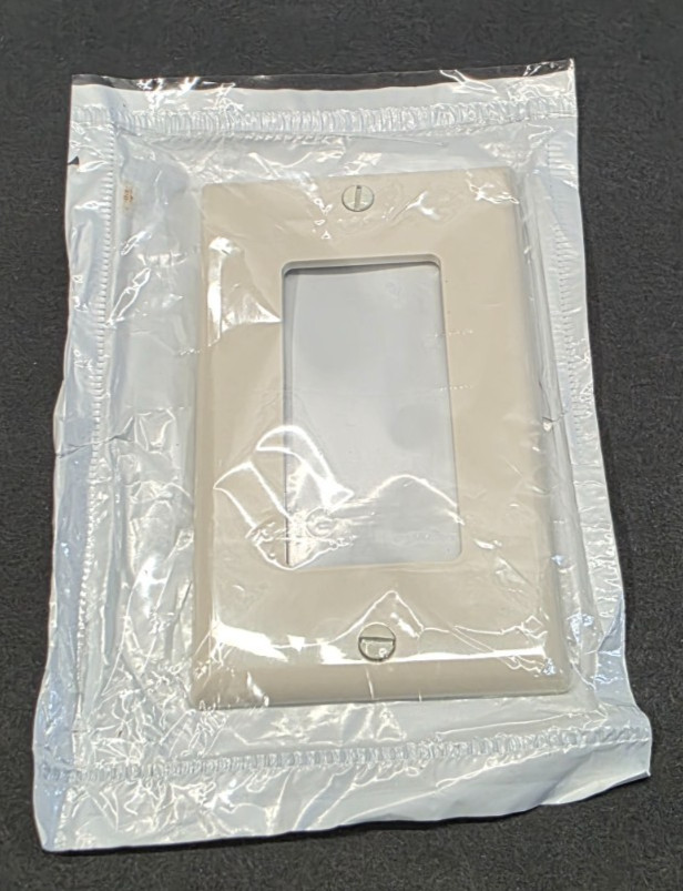 Lot of 2 Leviton 80401-W 1-Gang Decora/GFCI Wallplate, Standard Size,