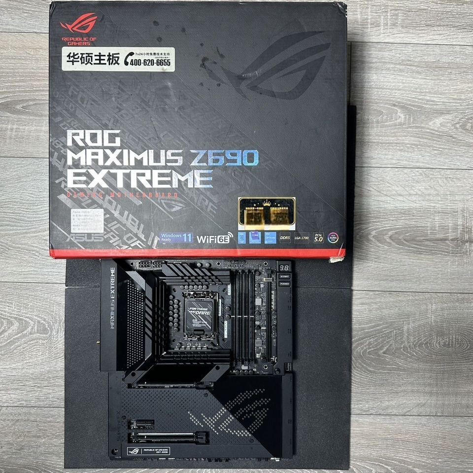 ASUS ROG Maximus Z690 Extreme LGA 1700 EATX Intel Motherboard