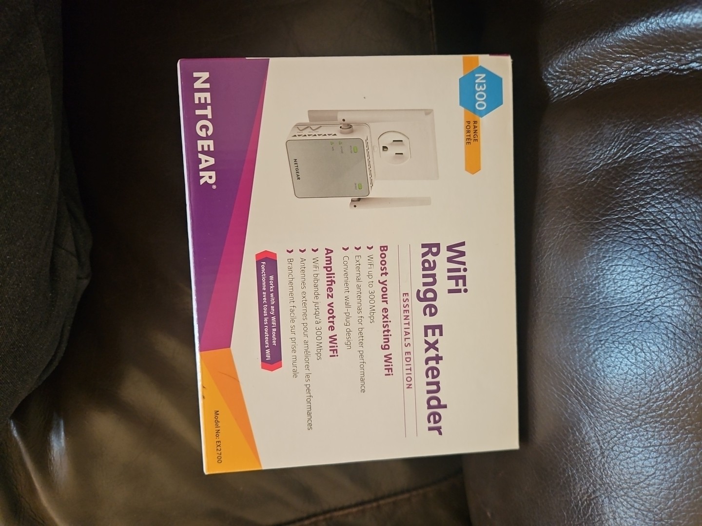 NETGEAR N300 Wi-Fi Range Extender Essentials Edition EX2700