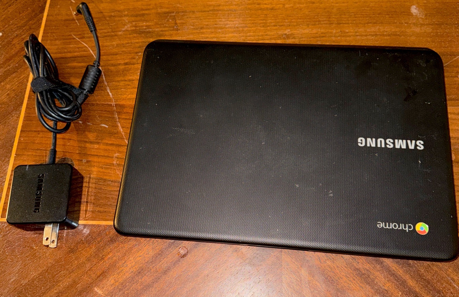 Samsung Chromebook XE500C13-K04US 11.6" Chrome OS Intel Celeron Black, Charger