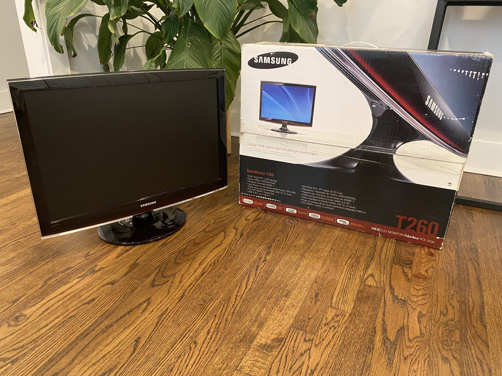 Samsung SyncMaster T260HD 25.5" Wide TFT - LCD Monitor