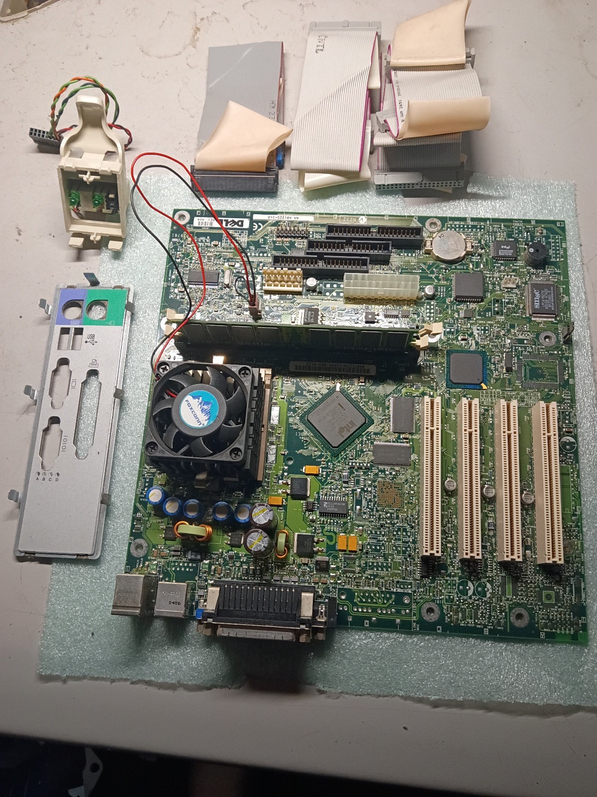 Dell Dimension L800r Motherboard Socket 370 pent III 800mhz W/ 128MB RAM