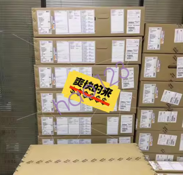 1PC C8300-1N1S-4T2X C8300 Router C8300-1N1S-4T2X C8300 DHL/FedEx
