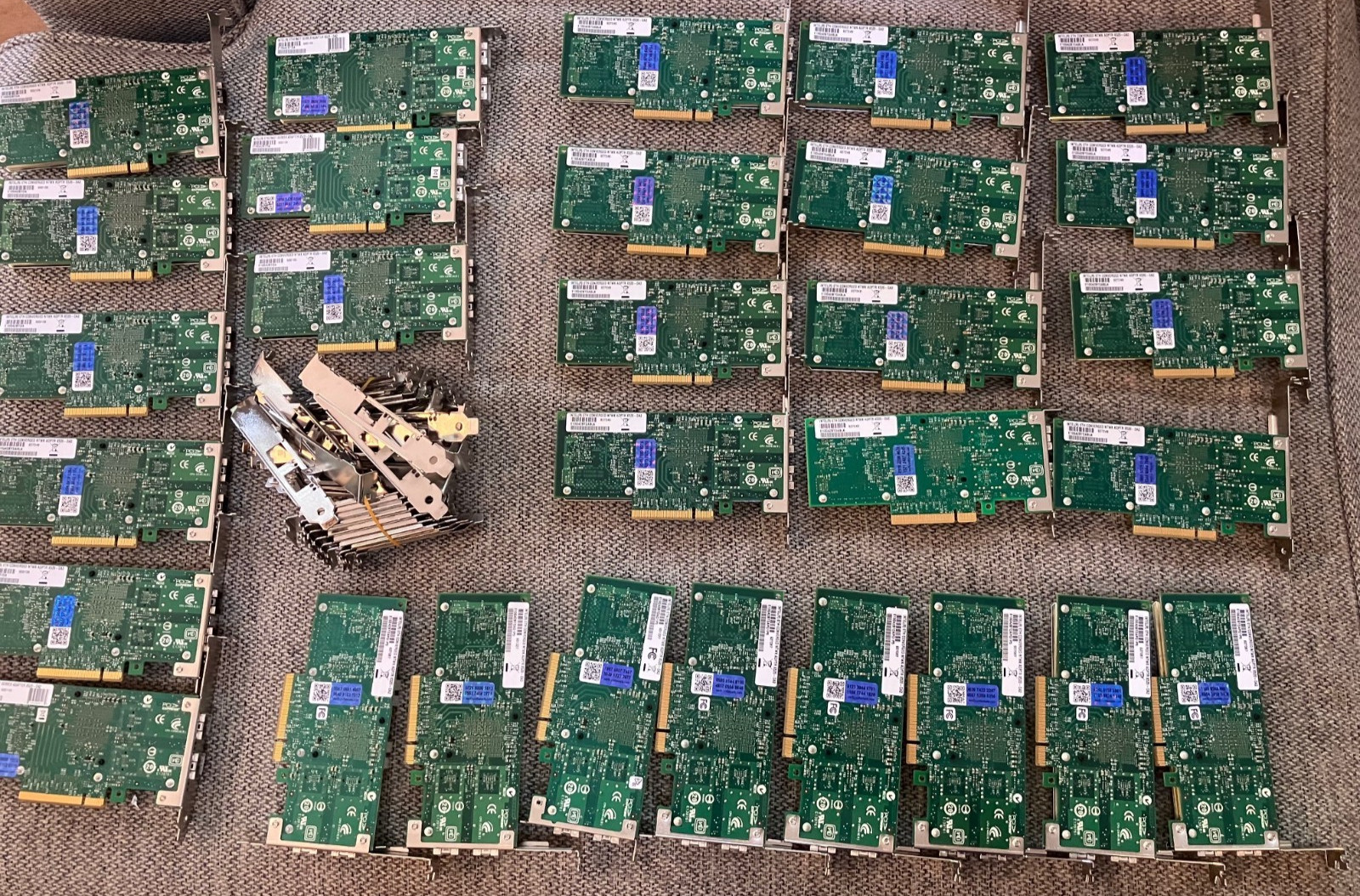 29 x Lot of Genuine Intel X520-DA2 Dual Port 10Gb E10G42BTDA Yottamark Hologram