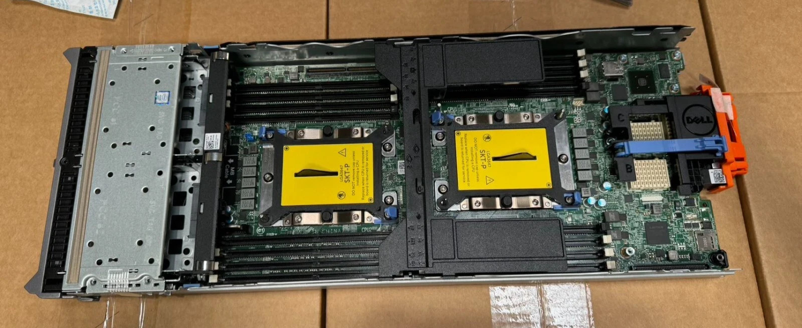 NEW Dell PowerEdge M640 Barebone Server Blade No Hard Drive Trays 0D4WRJ CTHW9