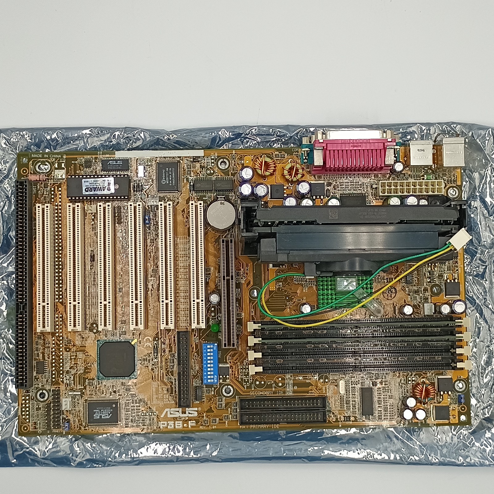 ASUS P3B-F Rev 1.04 Motherboard Pentium III 550MHz 256MB RAM 440BX Slot 1