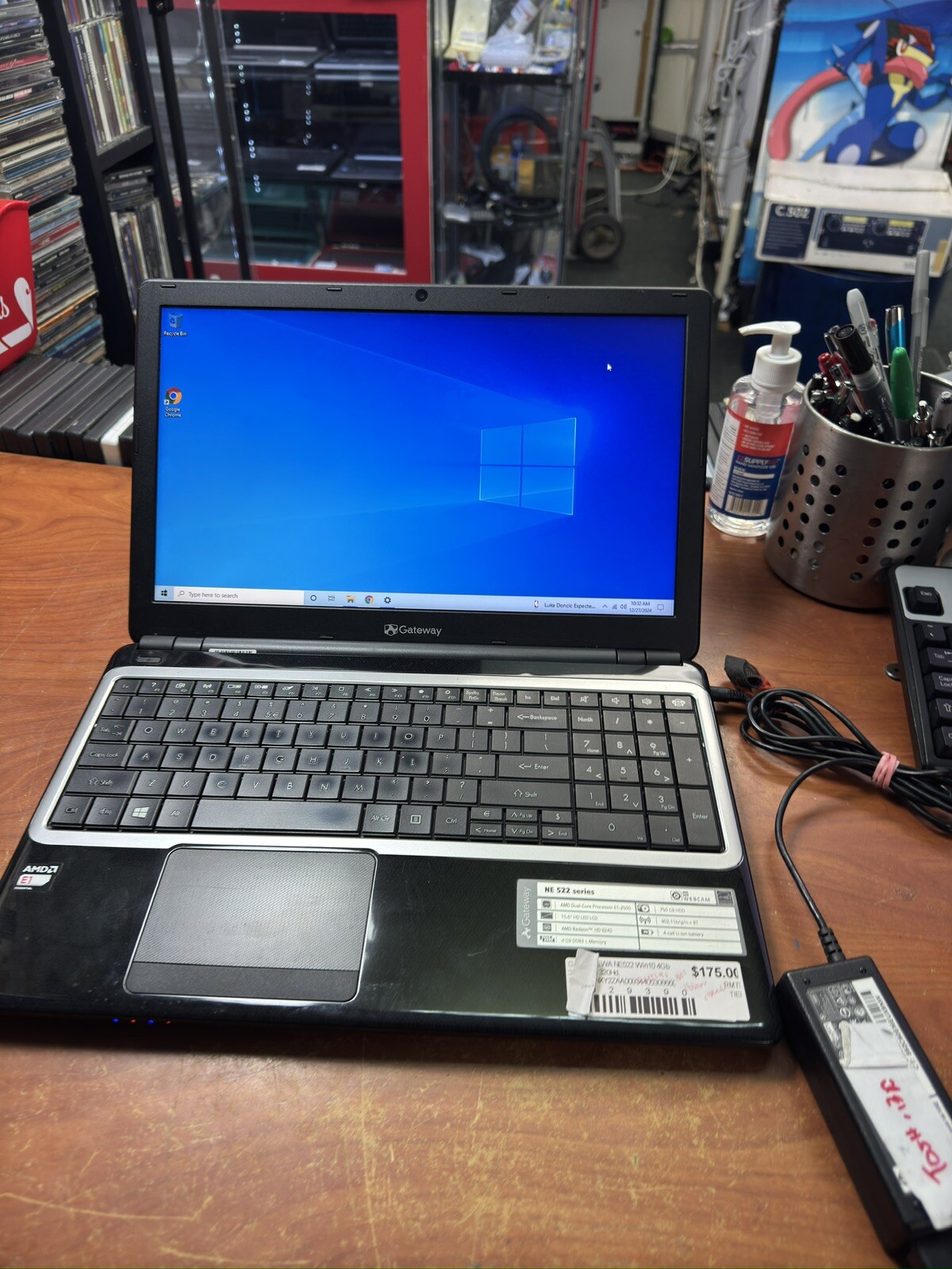 Gateway NE52214u Laptop AMD HD8240 1.4GHz 6GB 320GB WIN10 15.6"