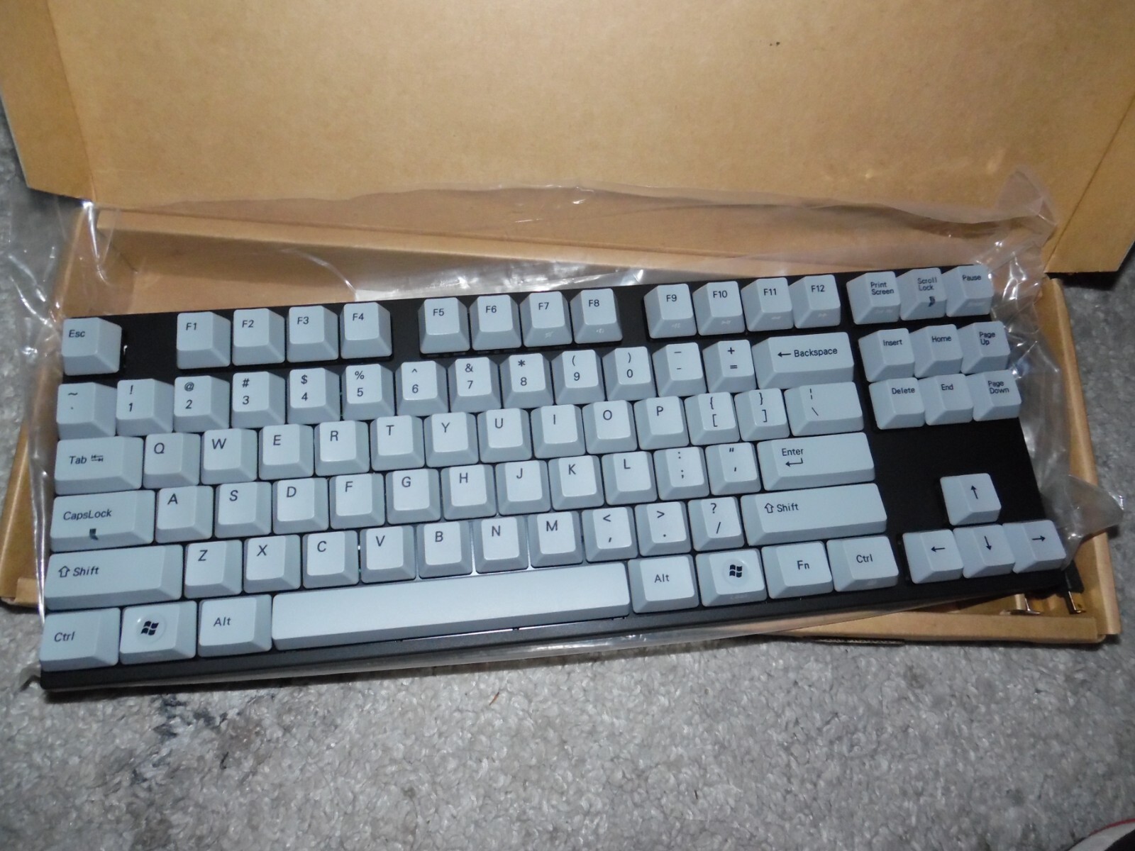 Varmilo VA87M VA87MD CHERRY WHITE MX Black Mechanical Keyboard BRAND NEW