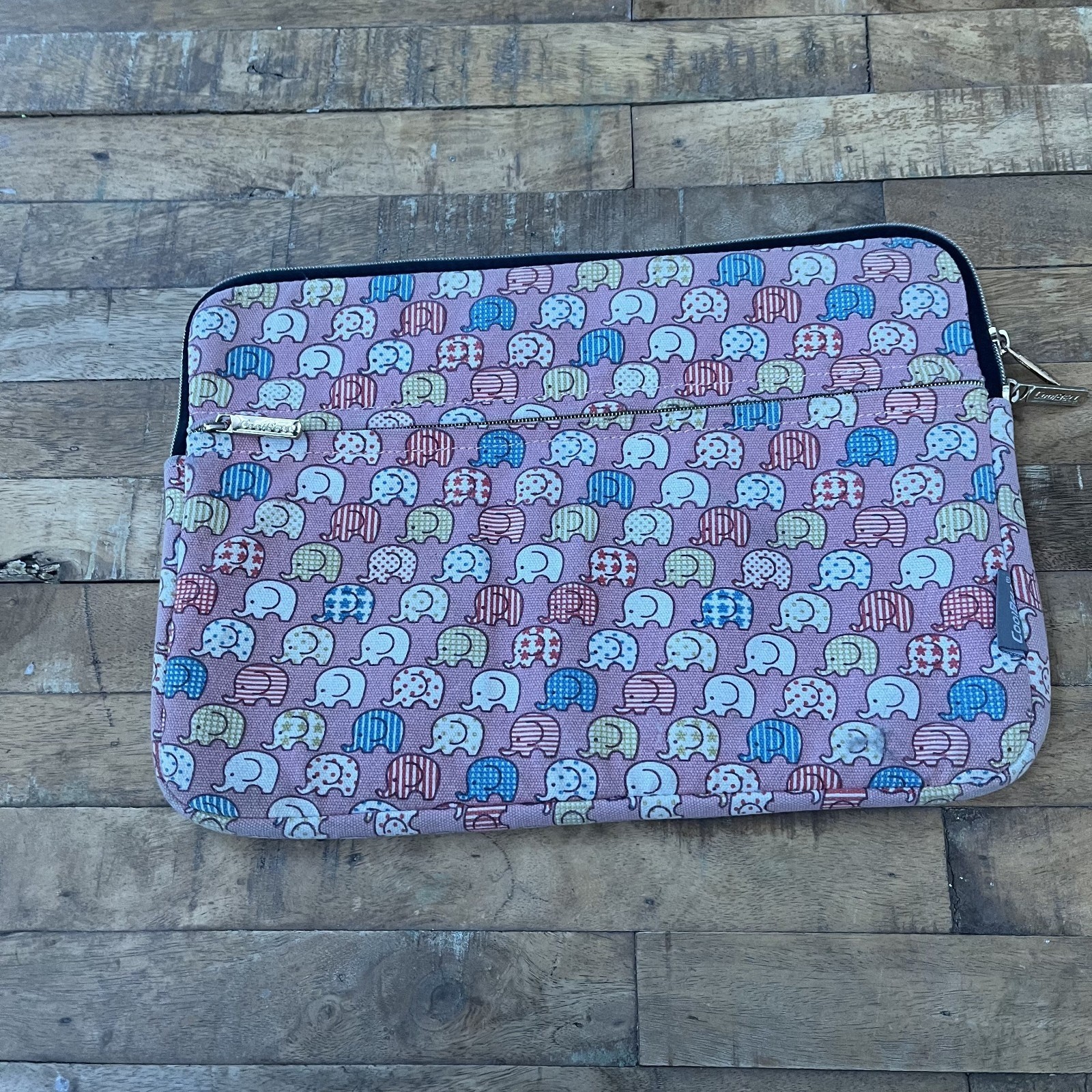 CoolBell Elephant Laptop Bag with Zipper Pocket and Zipper Closure for Sleeve