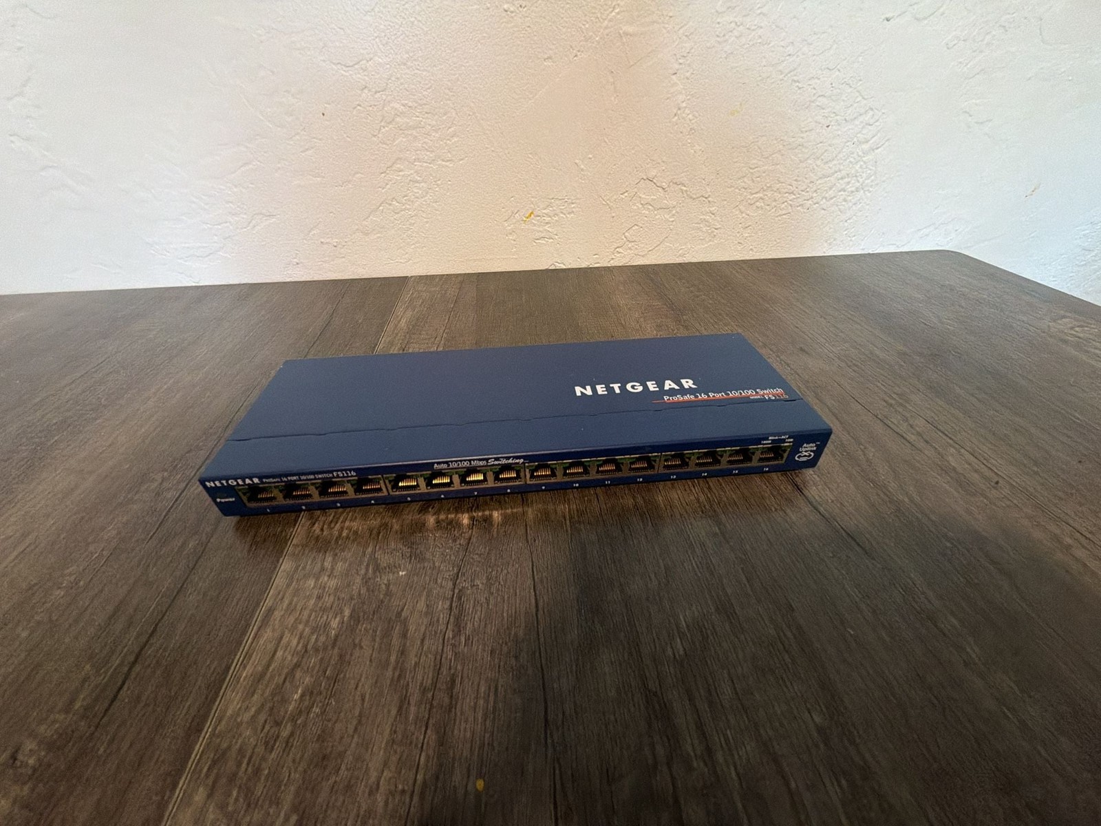 Netgear ProSafe 16 Port 10/100 Switch FS116