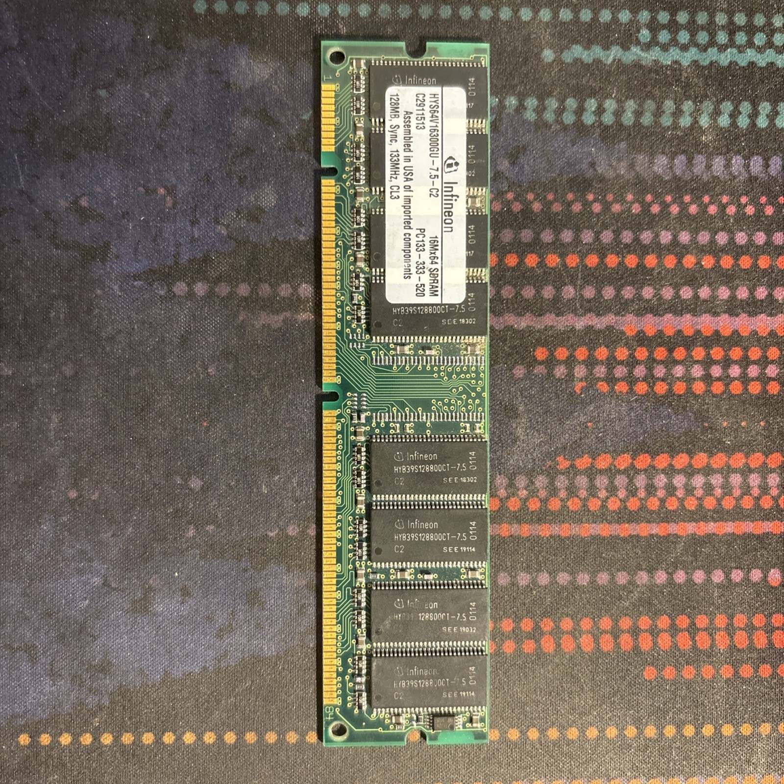 HYS64V16300GU-7.5-C2 Infineon 128MB SDRAM Non ECC PC-133 133Mhz