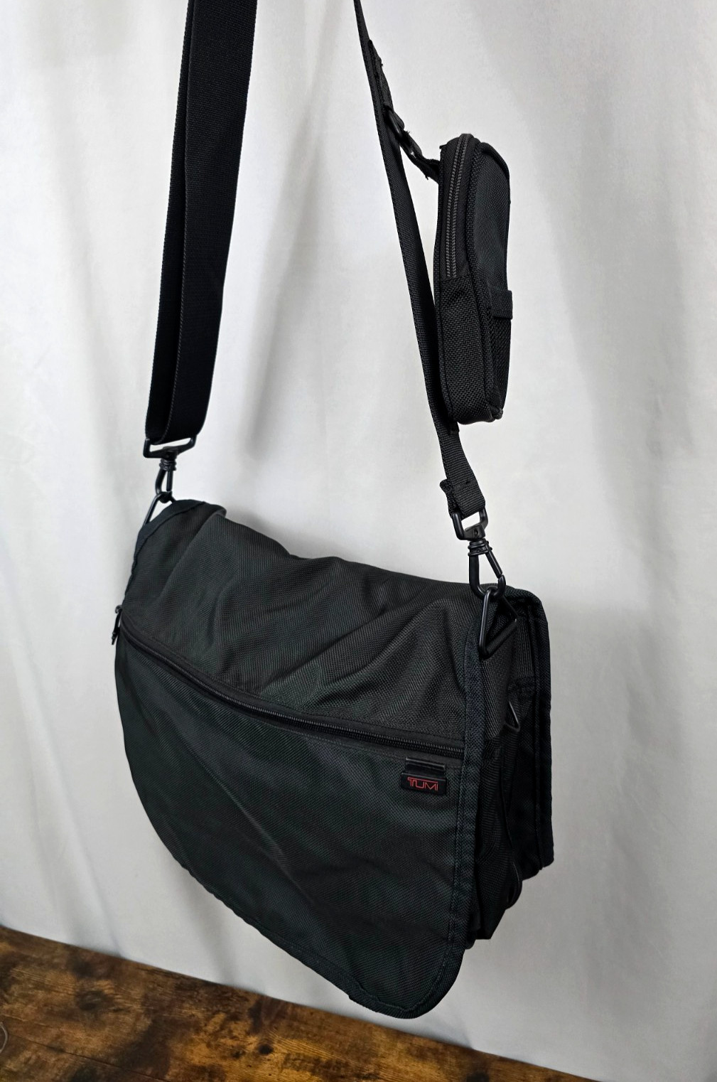 *RARE* Tumi Alpha MADE IN USA Black Ballistic Nylon Expandable Messenger Bag