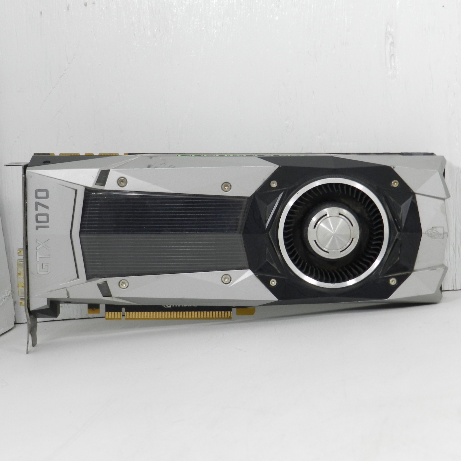 NVIDIA GeForce GTX 1070 Founders Edition 8GB GDDR5 PCIe x16 3.0 - TESTED