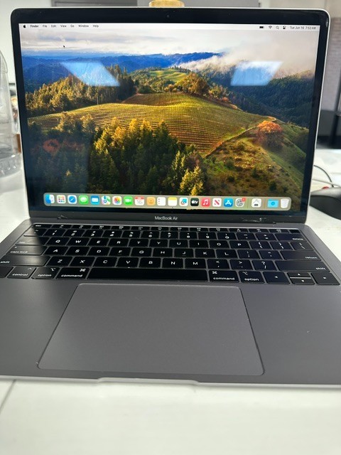 2018 Apple MacBook Air 13" - Core i5 1.6ghz -Choose Specs- See Trim