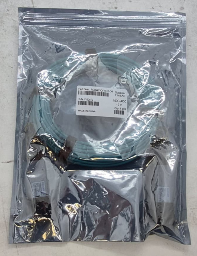 New Finisar FCBN425QF1C10-OR QSFP28 (Active Optical Cable (AOC)