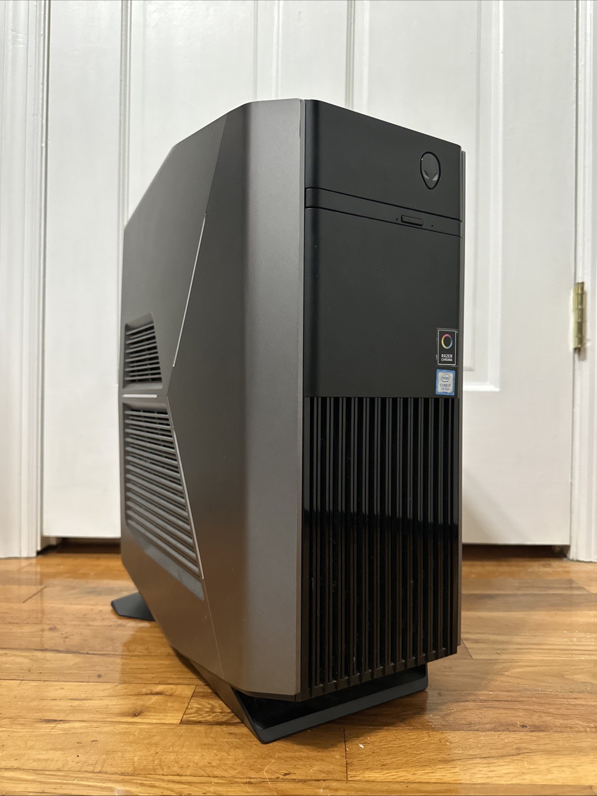 Alienware Aurora R6 | Intel I7-7700 3.6Ghz, 16GB RAM, GTX 1070, 256GB SSD, WiFi