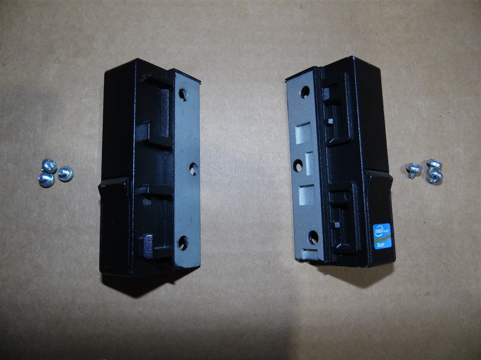 DELL EMC POWEREDGE SERVER R820 R720 R520 CHASSIS RIGHT LEFT RACK EAR WITH SCREWS