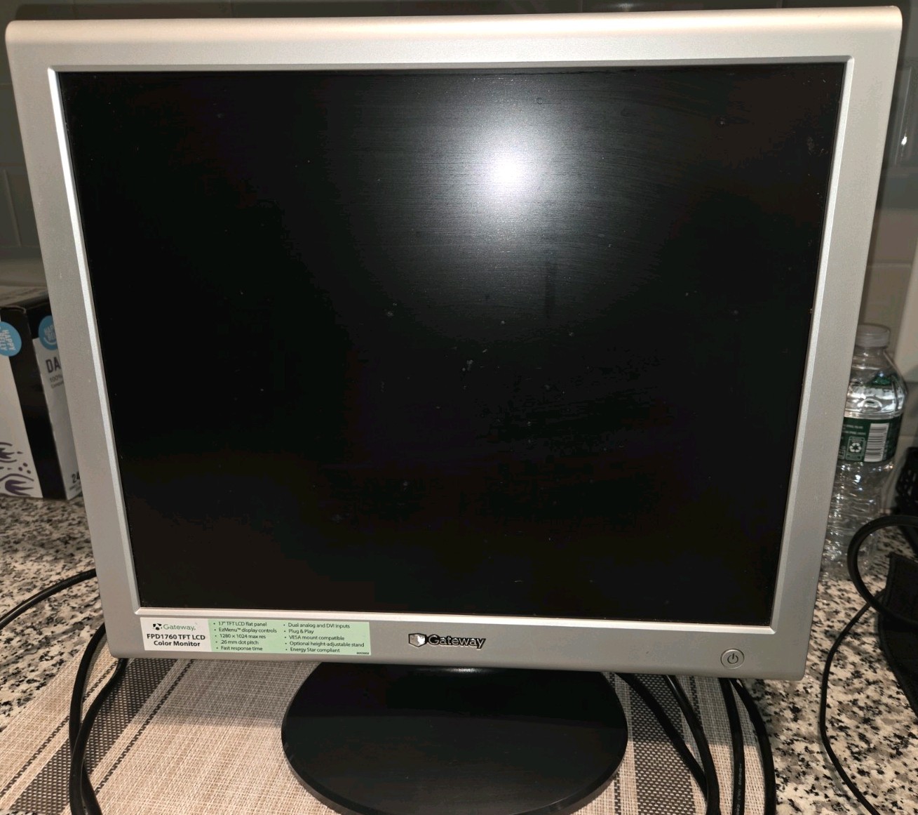 Pre-owned Gateway 17" LCD Color Monitor Model FPD1760 TFT In Excellent Condition