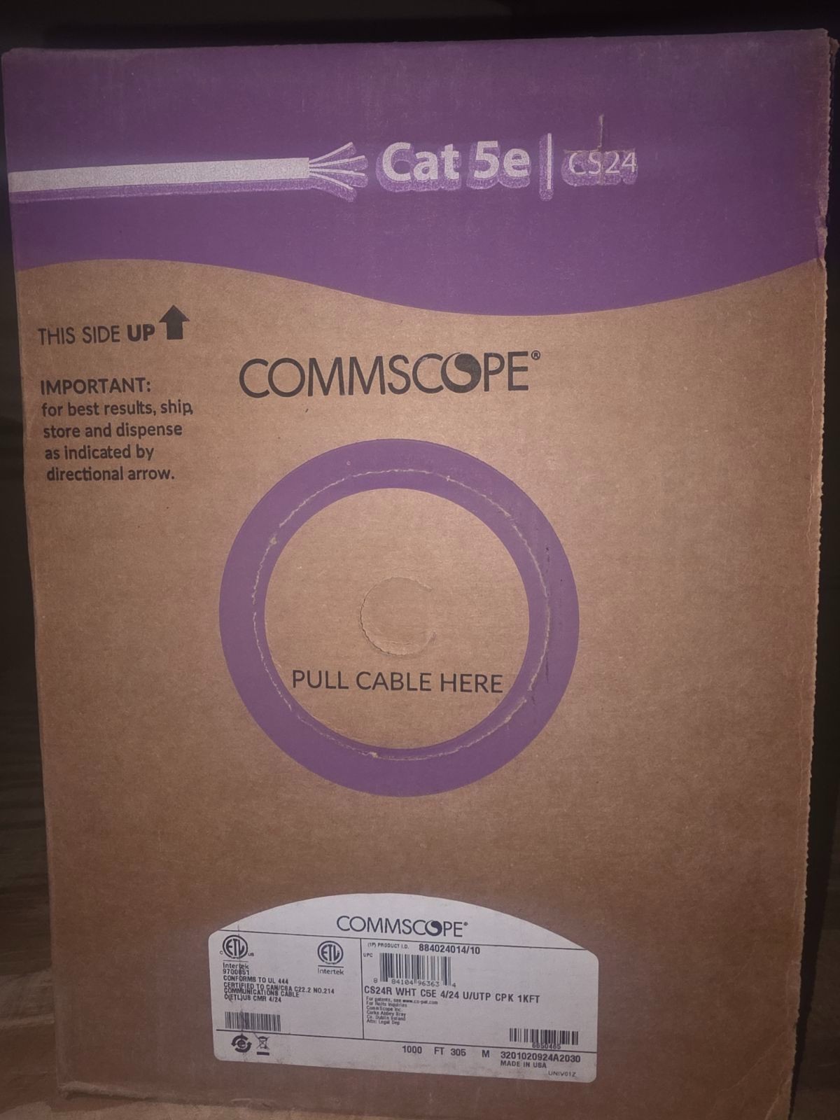 NEW CommScope Cat5e Ethernet Cable 1000 ft White 874046714/10 CS27P 4/24 U/UTP