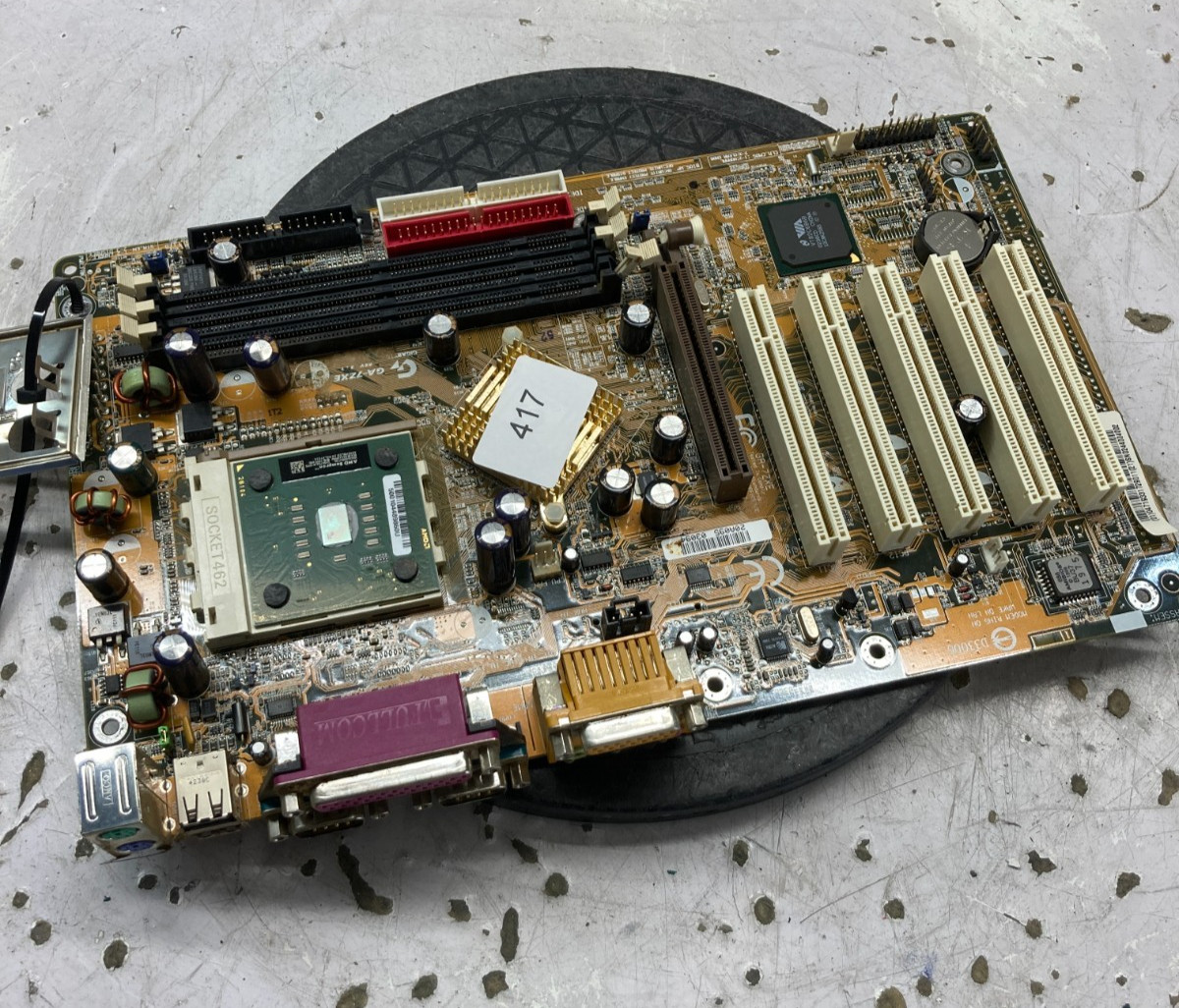 GIGABYTE GA-7ZXE Motherboard AMD Sempron   NO HDD