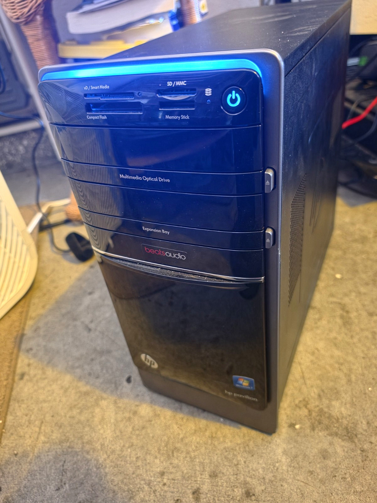 HP Pavilion 256GB SSD AMD A8-3800 2.40GHz 8GB Windows 10 Home Black 1GB GPU