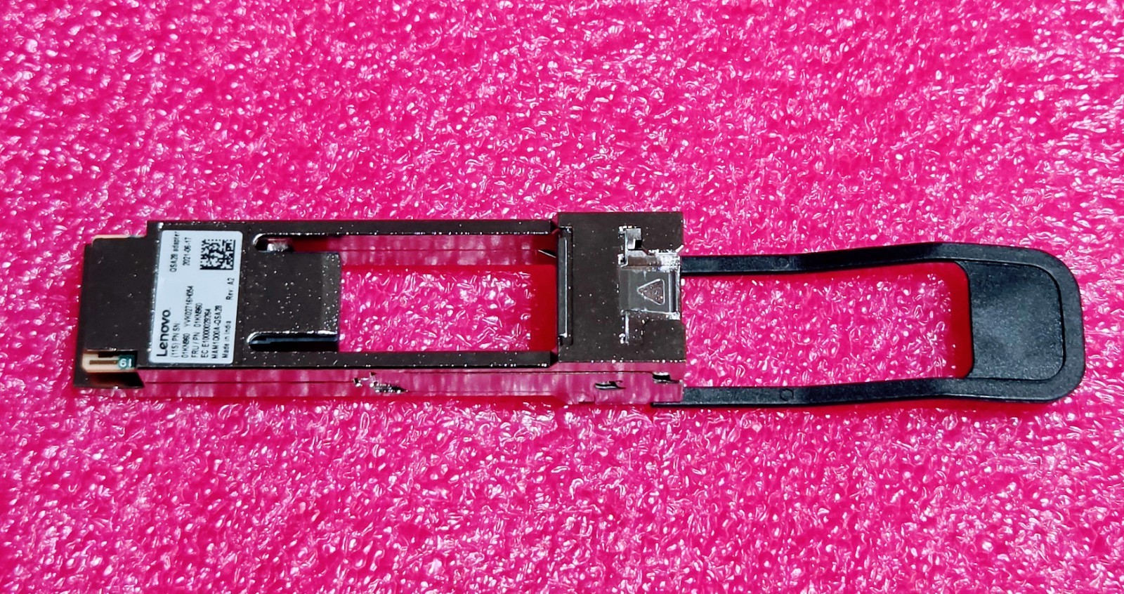 LENOVO / Mellanox QSFP28 / SFP28 25GbE 100G / 25G Transceiver MAM1Q00A-QSA28