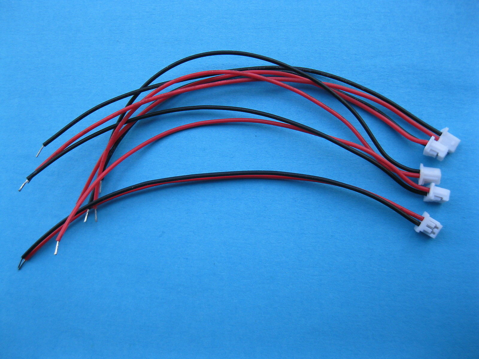 400 pcs 1.5mm 2Pin Female Polarized Connector w/ 28AWG 5.9inch 150mm Leads Cable