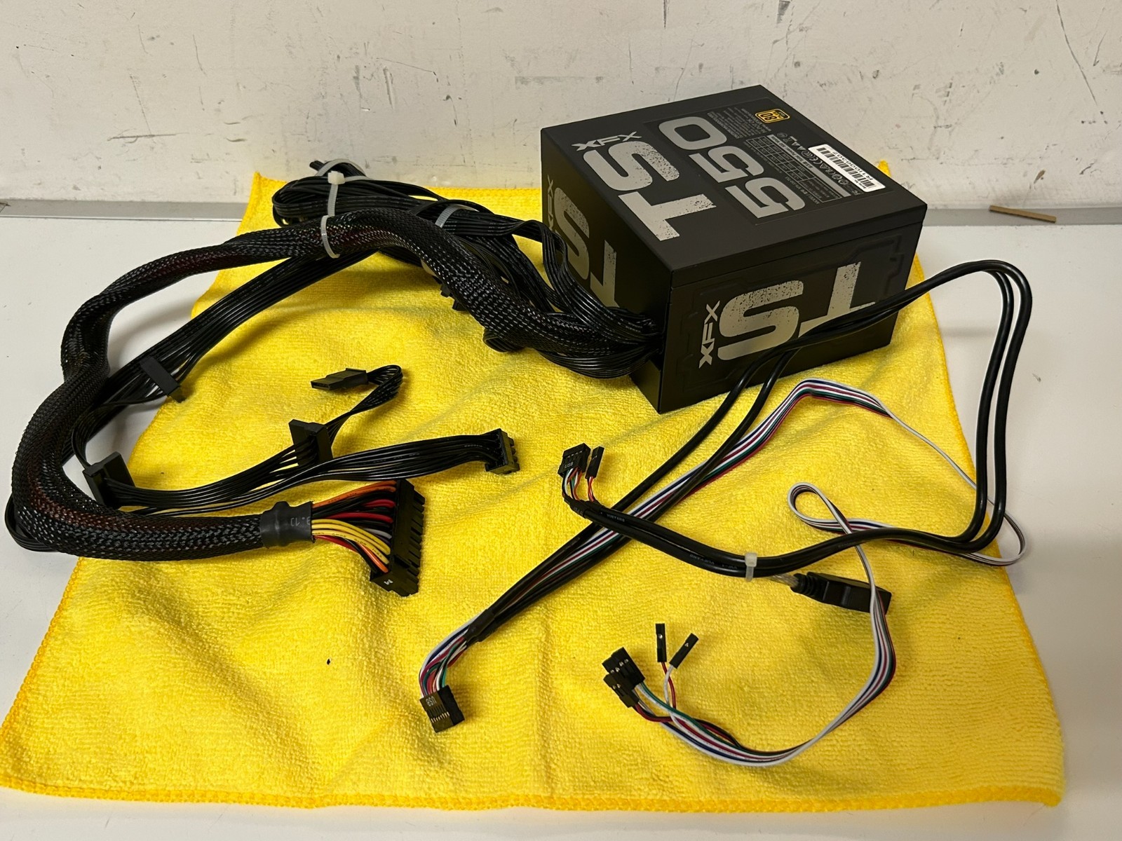 XFX TS 550W  80 Plus Gold XPS-550-TS3 ATX Power Supply- Great Working